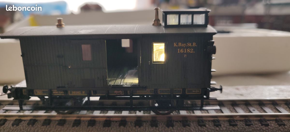 Trix 24884 HO Coffret de 5 voitures voyageurs State Railway + locomotive Trix 2211 - Modélisme