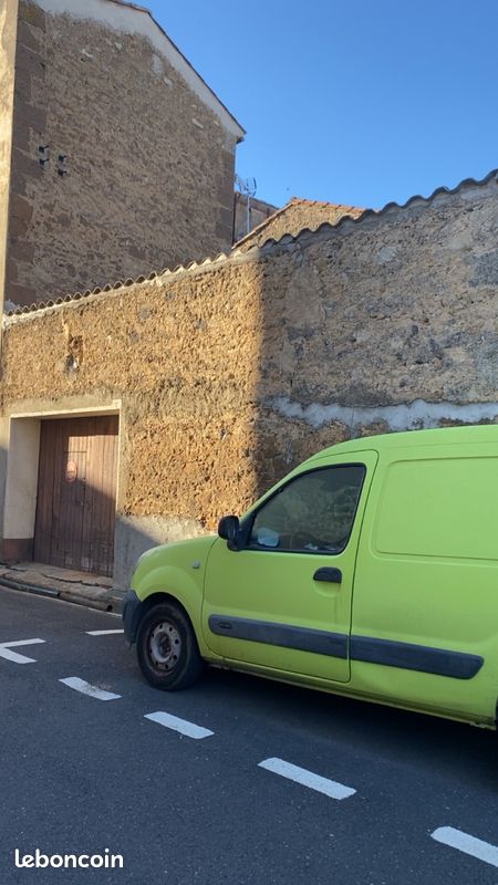 Garage de 48 m2 · à Villeneuve-lès-Béziers · 109 000 €