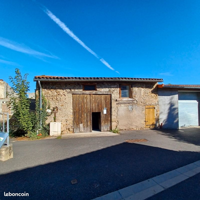 Maison 1 pièce 80 m² · à Beauregard-l'Évêque · 80 m² · 60 000 €