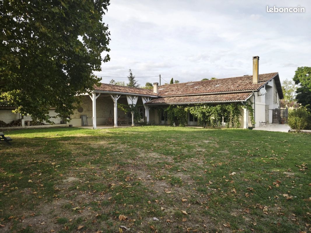 Maison 10 pièces 287 m² · à Casteljaloux · 287 m² · 498 000 €