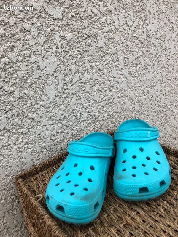 Crocs bleu ciel pout enfant (image 1)