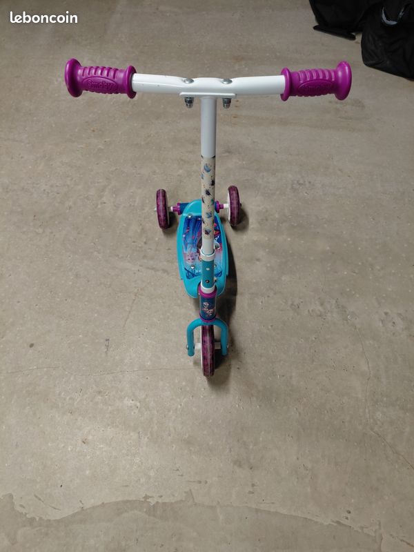 Trottinette 3 roues Reine des Neiges SMOBY (image 1)