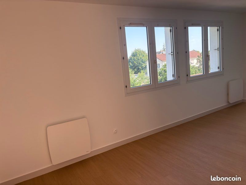 Appartement 1 pièce 24 m² · à Niort · 24 m² · 400 €