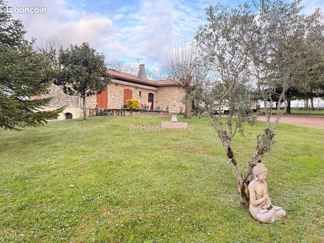 Maison 4 pièces 180 m² · à Yvrac · 180 m² · 622 000 €