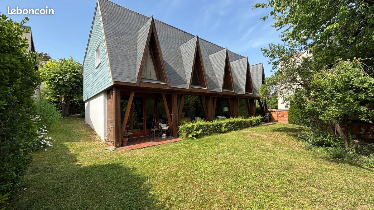 Maison 4 pièces 141 m² · à Saint-Germain-en-Laye · 141 m² · 695 000 €