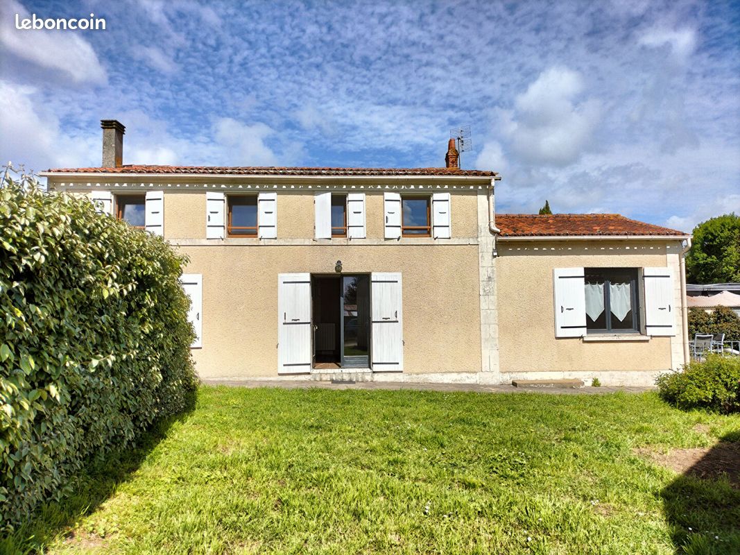 Maison 5 pièces 112 m² - Cabariot 17430 (image principale 0)