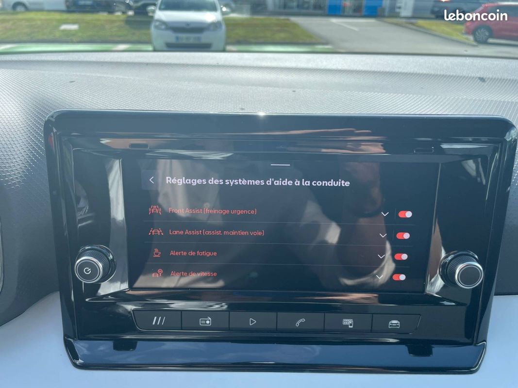 SEAT Arona 1.0 TSI 95 ch Start/Stop BVM5 Copa (image 21)