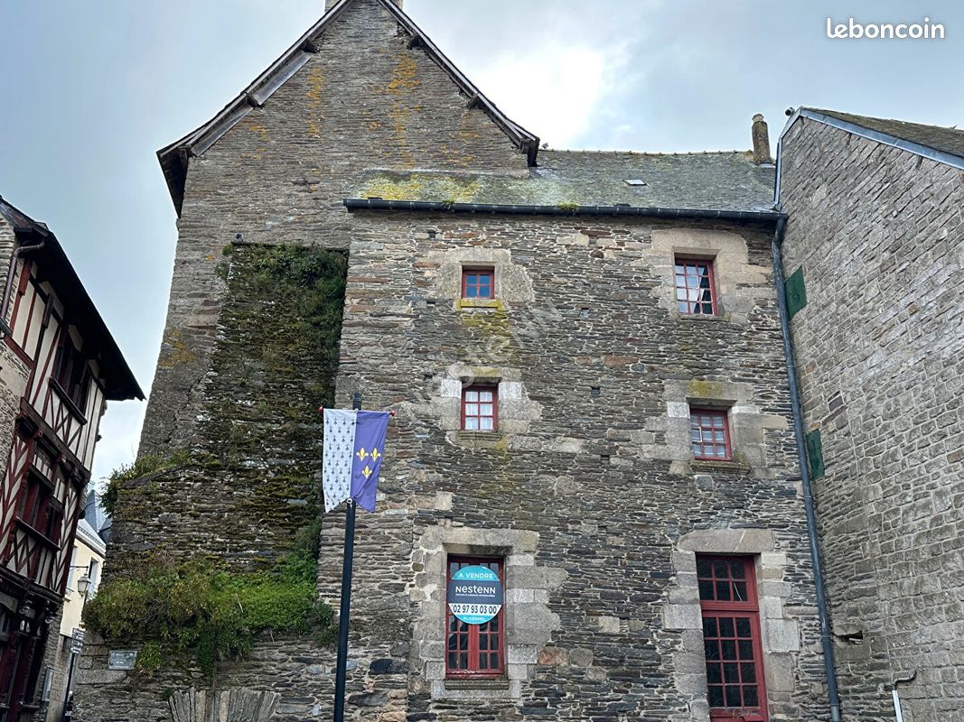 Maison 8 pièces 230 m² · à Ploërmel · 230 m² · 160 000 €