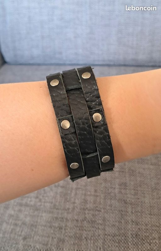 Bracelet en cuir noir tressé et clous argentés (image 1)