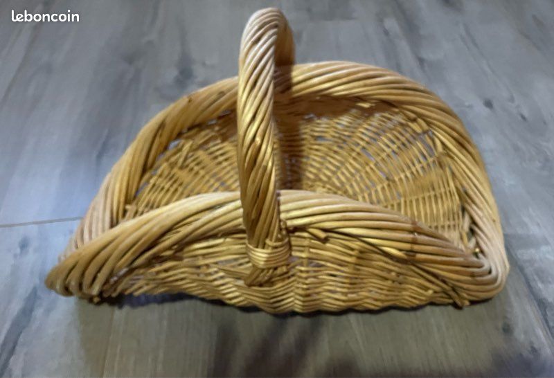 Joli panier en osier Très bon état (image 1)