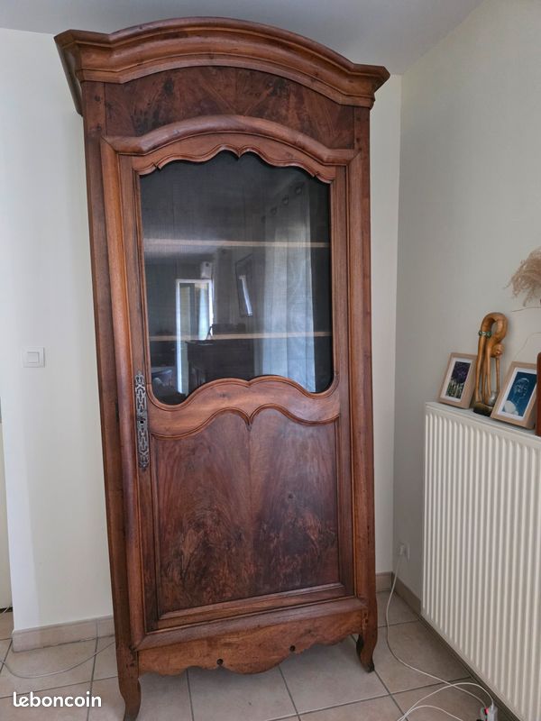 Bonnetière en noyer (image 2)