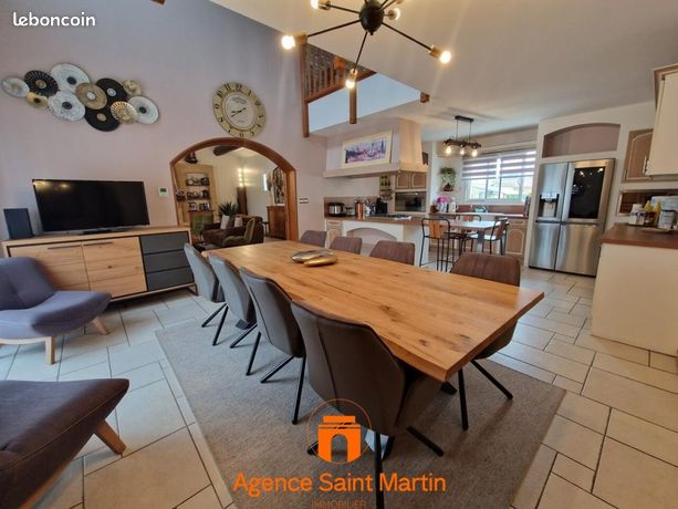 Villa 6 pièces 196 m²