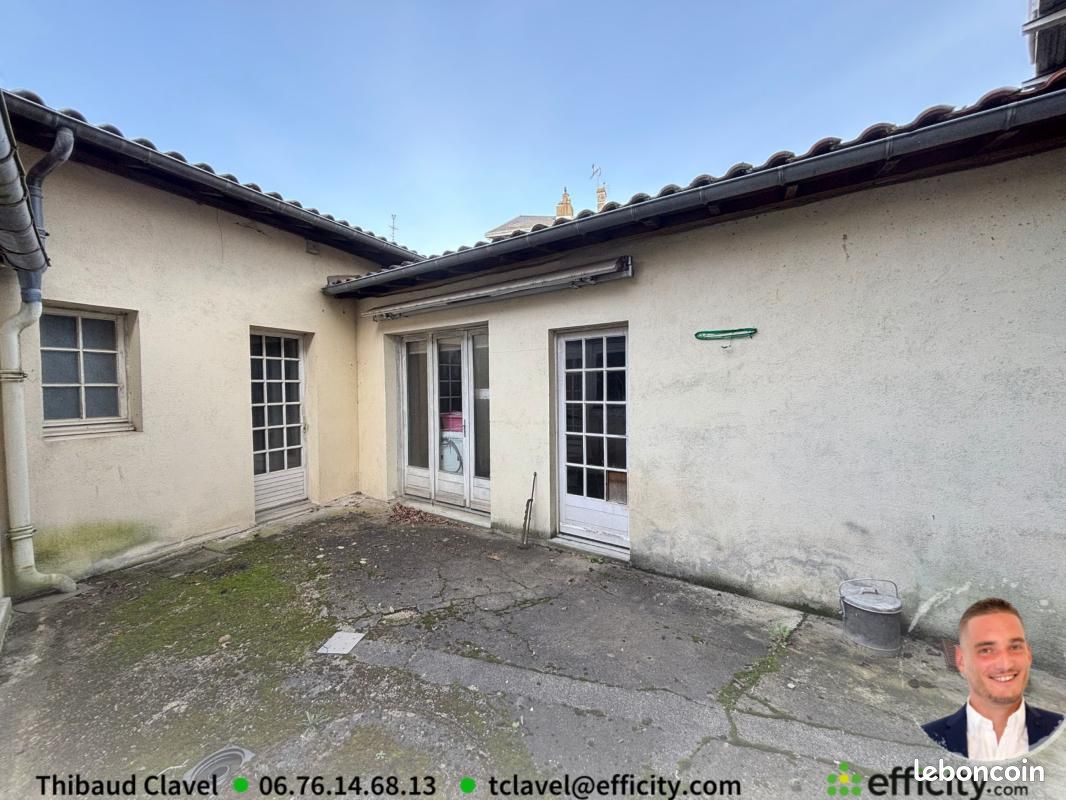 Immeuble 10 pièces 300 m² · à Chasseneuil-sur-Bonnieure · 300 m² · 119 900 €