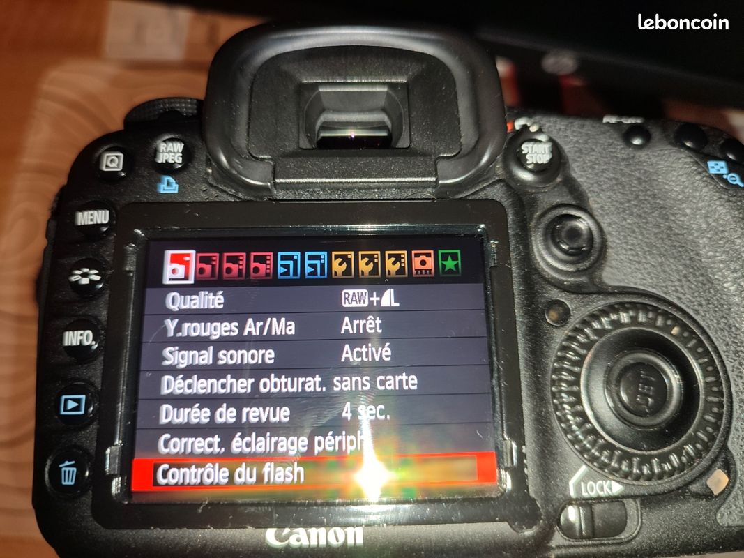 Appareil Photo Reflex Canon EOS 7D D'occasion - Environ 25 000 Déclenchements, état Très Bon