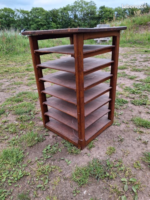 Meuble de rangement très ancien (image 1)