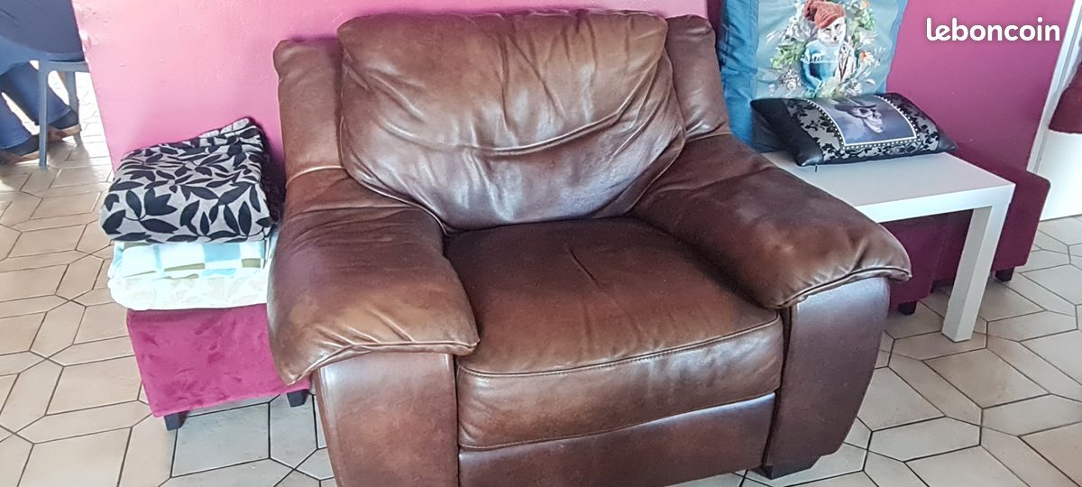 Salon CUIR 3 pièces (3 pl, 2 pl, 1 pl) à saisir (image 2)