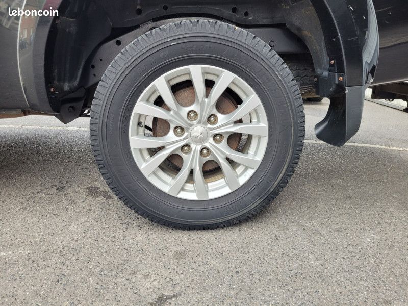 Mitsubishi L200 2.5 TD 178 CLUB CAB INTENSE (image 21)