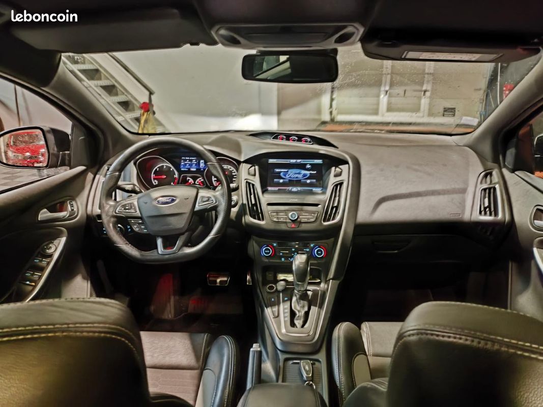 FORD FOCUS 2.0 TDCi - 185 - ST - CAM DE RECUL - RADAR AR - PARK ASSIST - DISTRIBUTION FAIT (image 16)