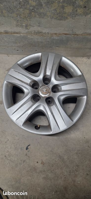 Jantes Alliage VAUXHALL ASTRA MK6 J 2013 - Set De 4 Avec Pneus 235/50R18 - Occasion