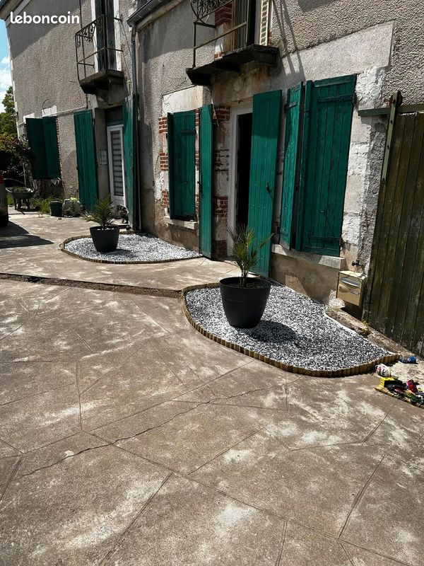 Maison 6 pièces 179 m² · à Bonnard · 179 m² · 150 000 €