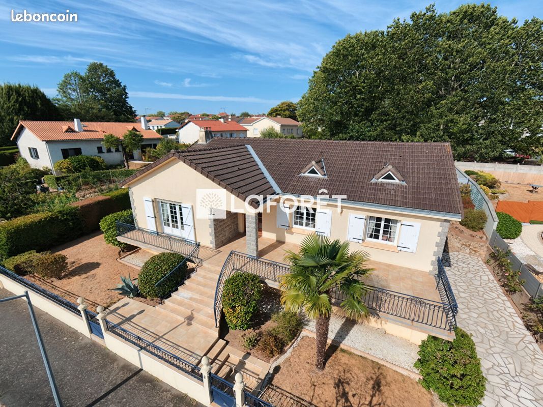 Maison 7 pièces 215 m² · à Cholet · 215 m² · 366 450 €