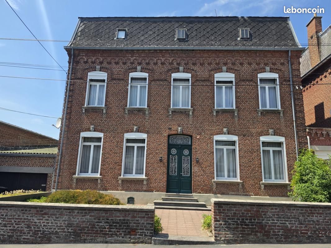 Maison 8 pièces 228 m² · à Caudry · 228 m² · 159 000 €