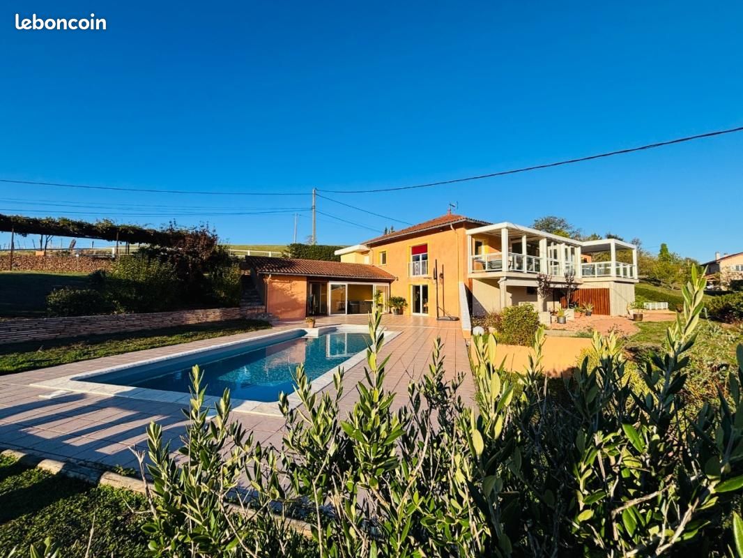 Maison 9 pièces 275 m² · à Boyer · 275 m² · 465 000 €