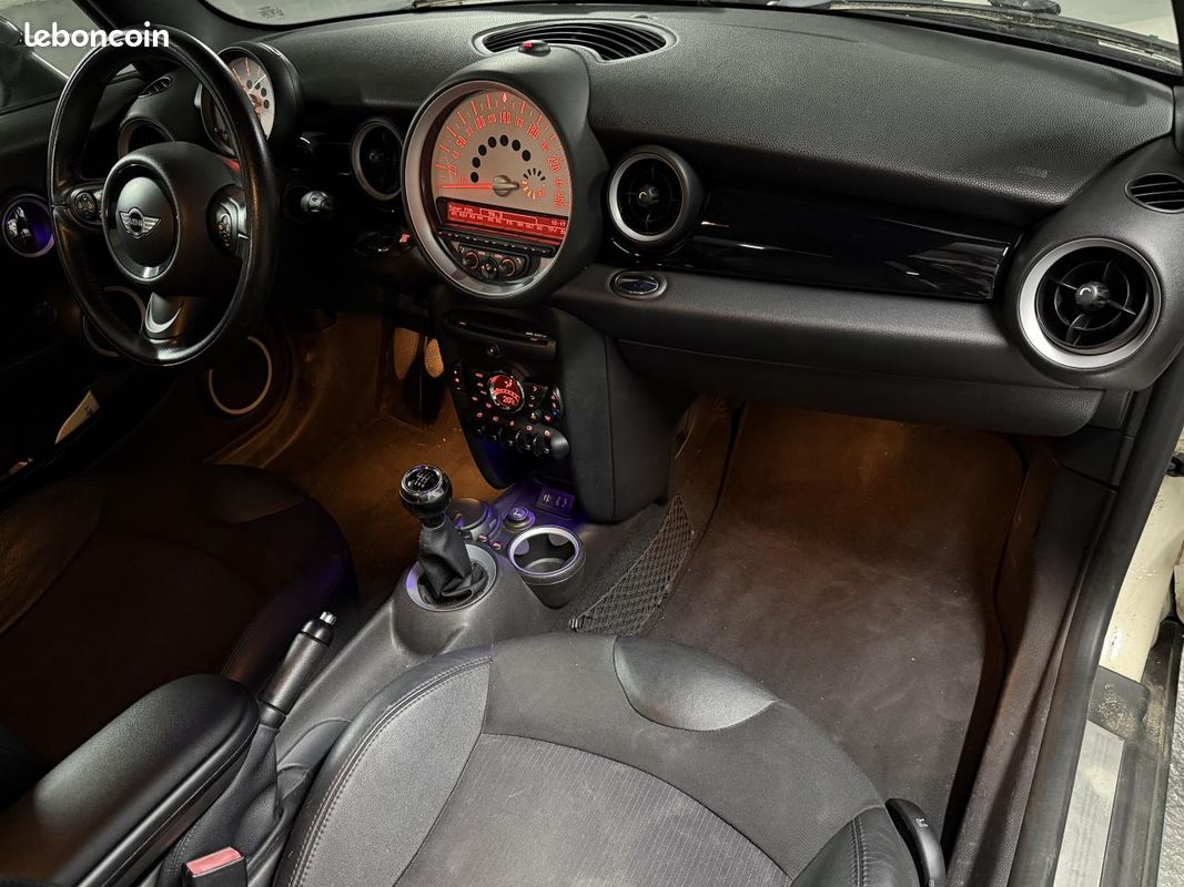 MINI COOPER D 1.6 112 ch Pack Chili (image 10)