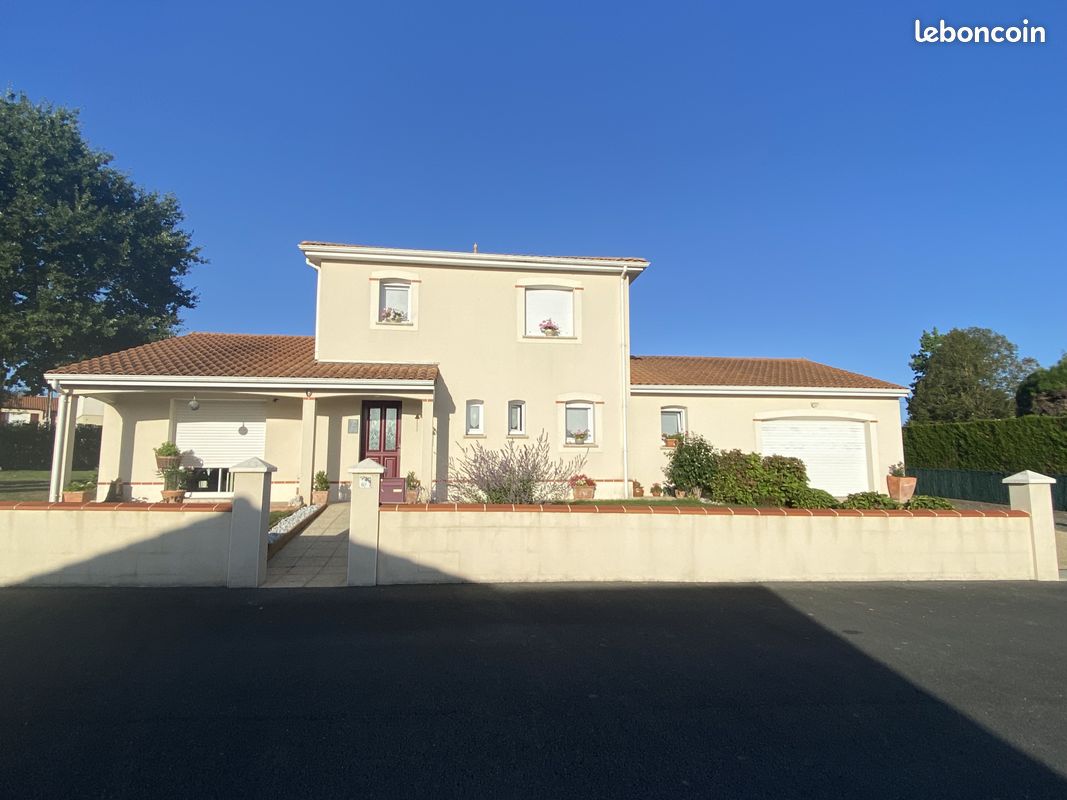 Maison 6 pièces 130 m² · à Somloire · 130 m² · 235 000 €