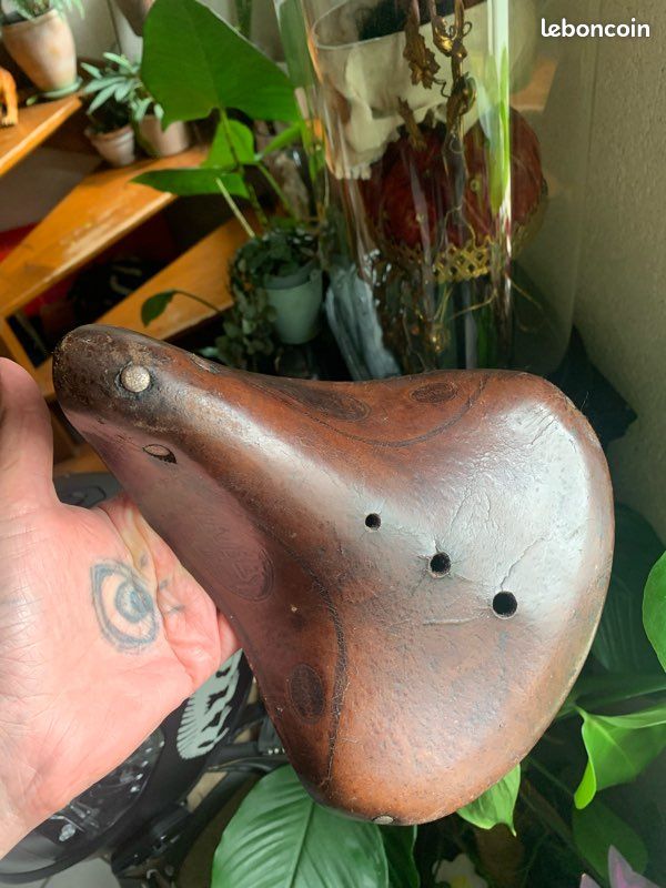 Ancienne Selle Vélo Cuir VERYBEST – Collection Française Vintage Cycle
