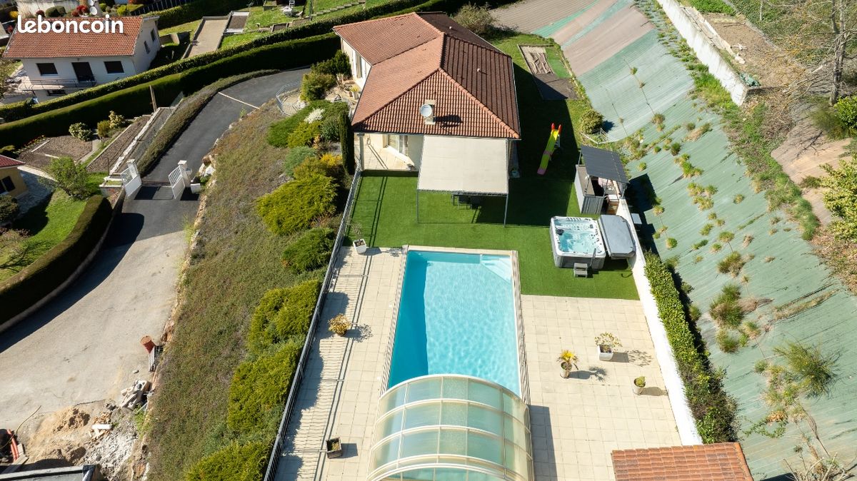 Maison 5 pièces 120 m² · à Unieux · 120 m² · 369 000 €
