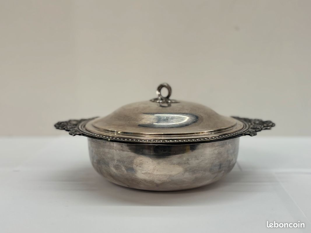 Plat avec couvercle argente d'occasion - Arts de la table - - page 2