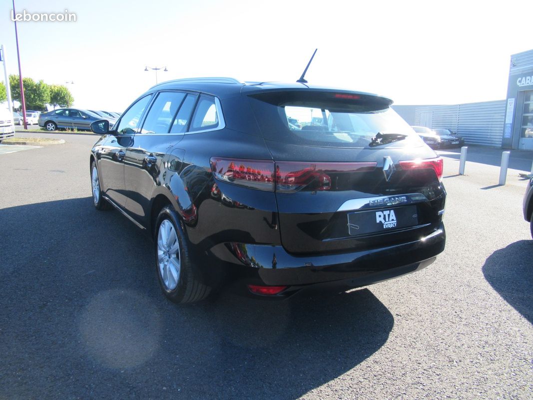 Renault Megane ESTATE E-TECH PLUG-IN HYBRID 160 CV Evolution (image 2)