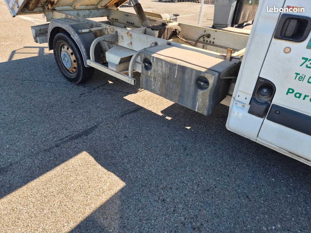 Renault master benne 2.5 dci 115 (image 9)
