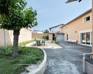 Maison 395 000 € - 259 m²