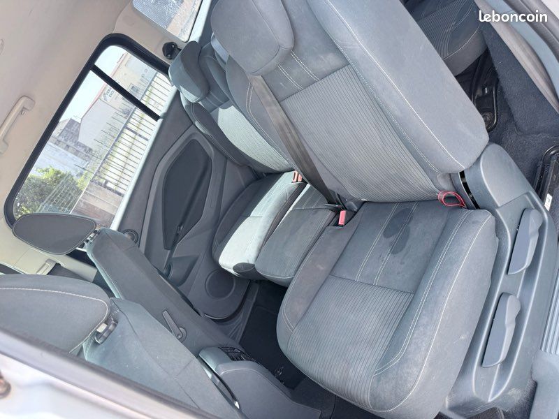 Ford Grand c Max 1.6l titanuim 121000 km fulls options garantie, 15 mois (image 6)