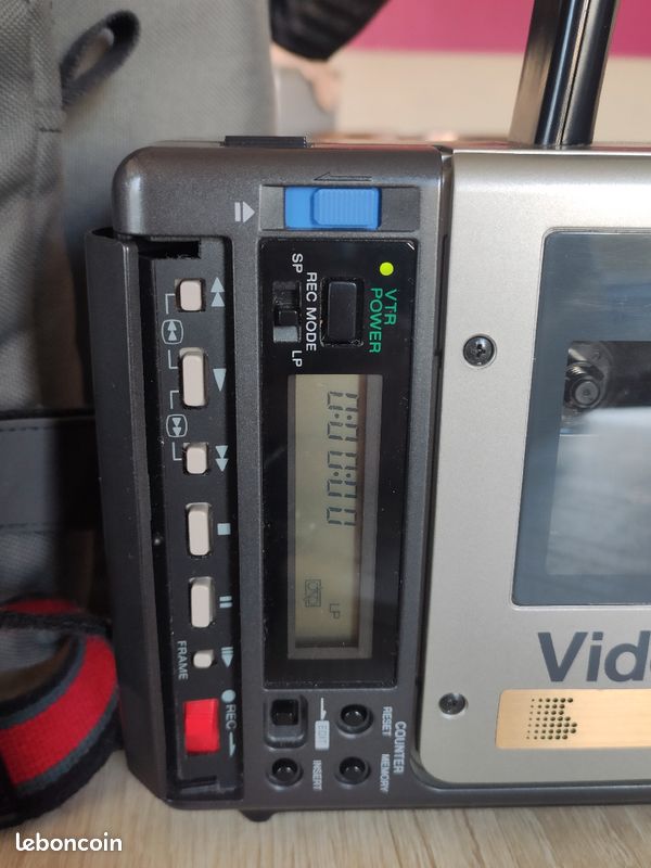 Caméscope Sony CCD-V100e (image 4)