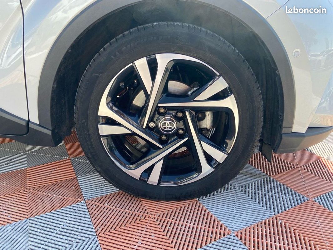 Toyota C-HR 2.0 HYBRID 184 EDITION ATTELAGE (image 18)