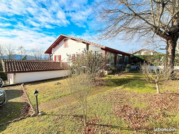 Maison 11 pièces 225 m²