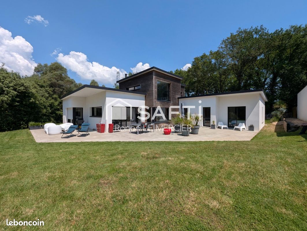 Maison 6 pièces 184 m² (image 1)
