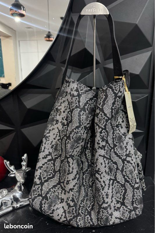 Sac à main Frederic T motif serpent (image 1)