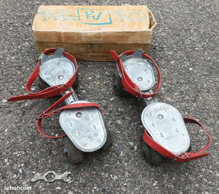Lot de très vieux patin à roulette vintage en métal patin jack paris