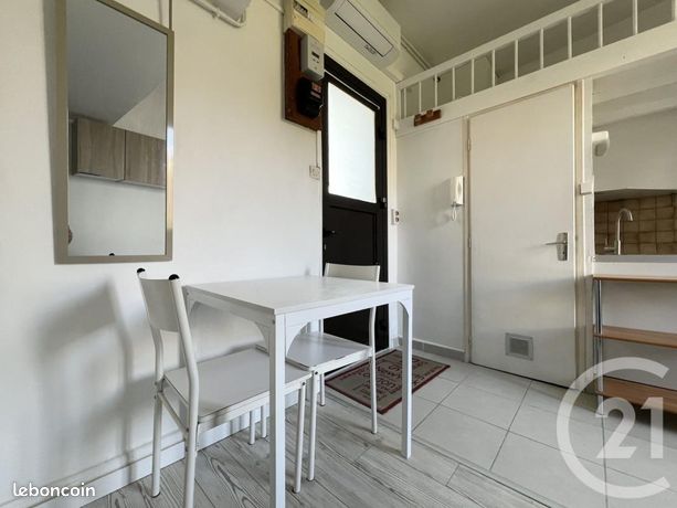 Studio 1 pièce 13 m² — 10