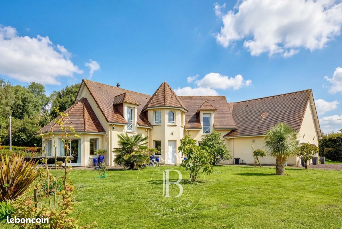 Maison 8 pièces 240 m² · à Mézidon Vallée d'Auge · 240 m² · 578 000 €