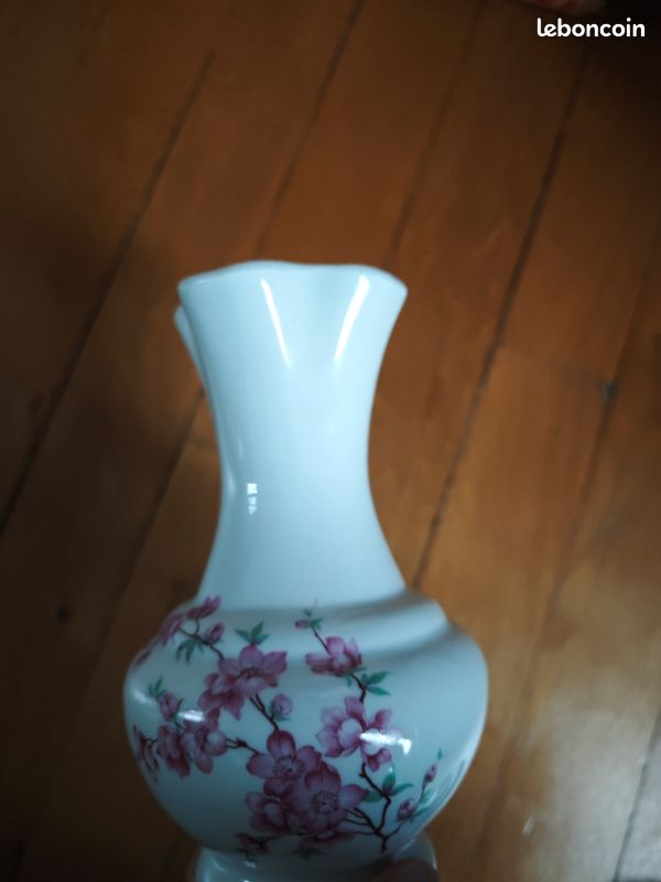 Joli vase porcelaine de Limoge (image 4)
