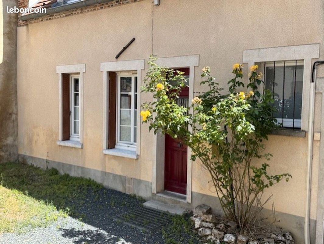 Maison 6 pièces 155 m² · à Broyes · 155 m² · 865 €