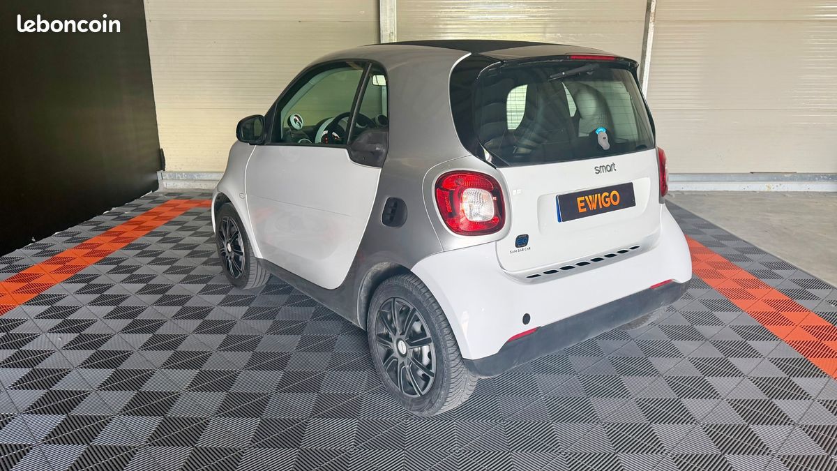 Smart fortwo electric pure 17.6kwh (image 12)
