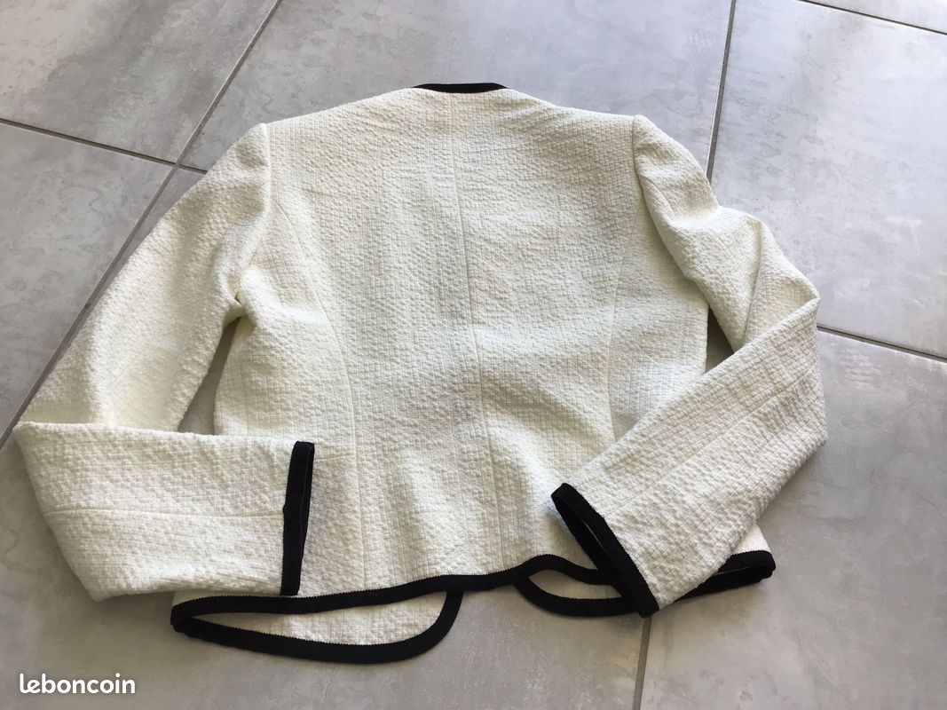 Manteau en laine (D'occasion) à Genève pour CHF 79 – avec livraison