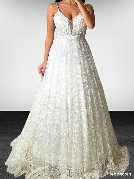 Robe de mariée ivoire entièrement pailleté robe neuve étiquetée