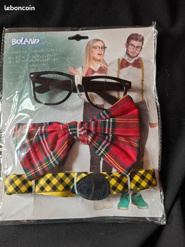 Kit déguisement lunettes noeud papillon bretelles (image 1)